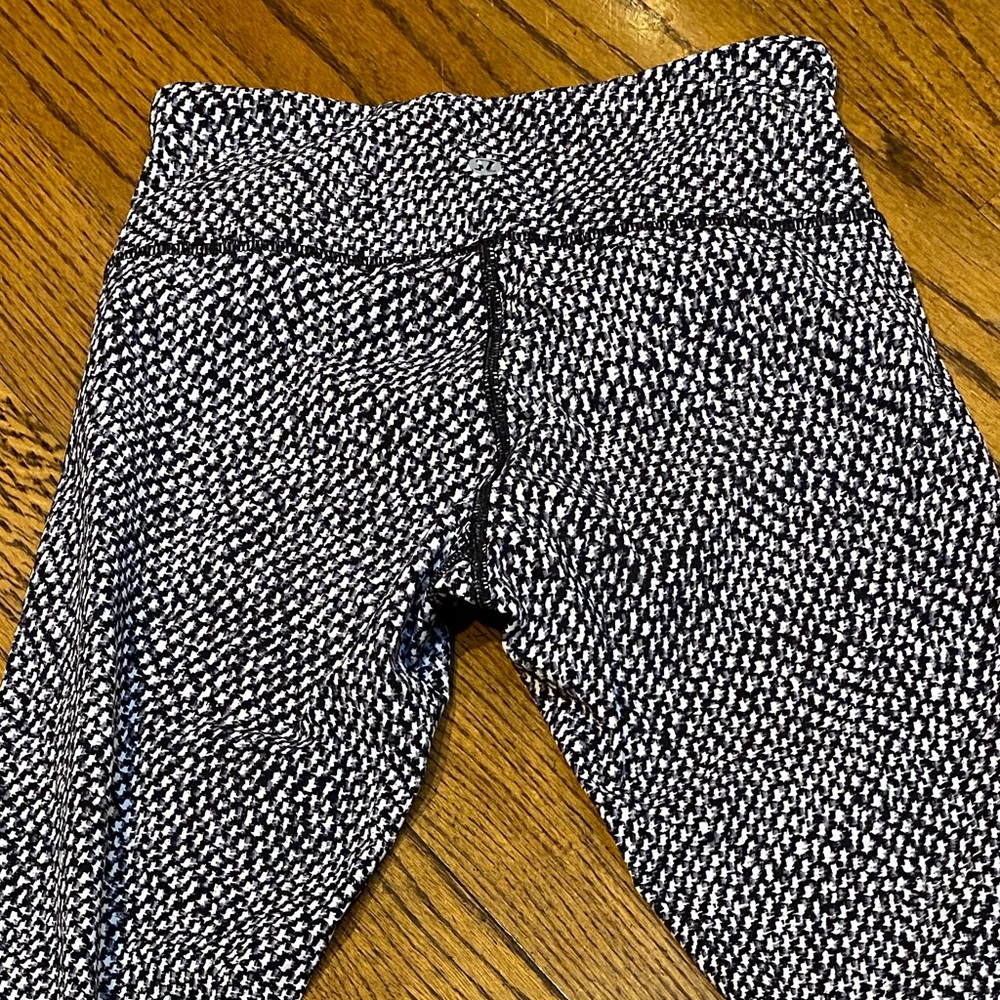 LuluLemon Wunder U fee HighRise Crop 21